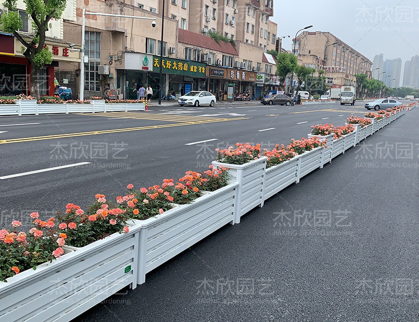 隔離花箱在城市道路中的優(yōu)勢？