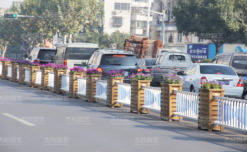 鋁合金花箱價格及規(guī)格是多少？