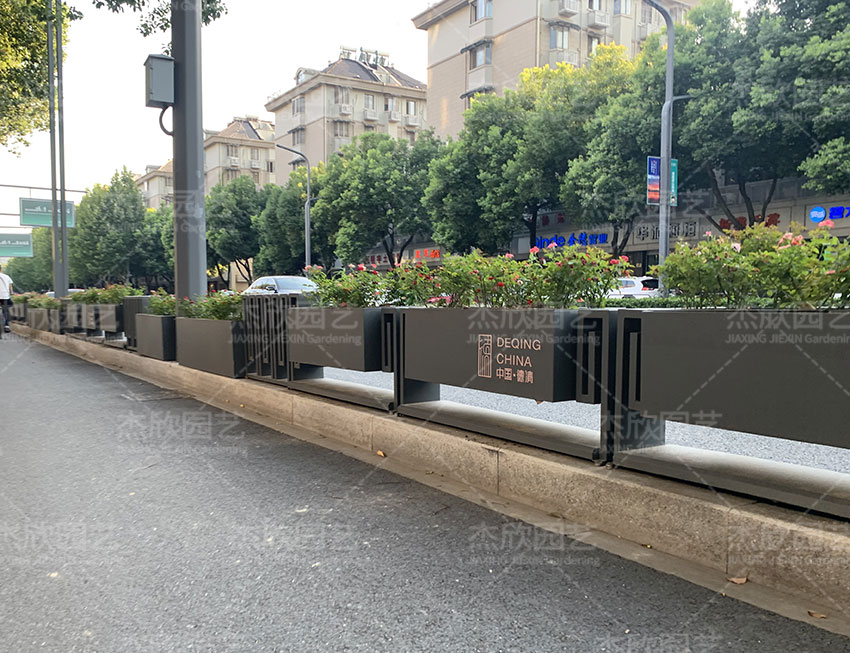 道路護(hù)欄花箱新趨勢有哪些？